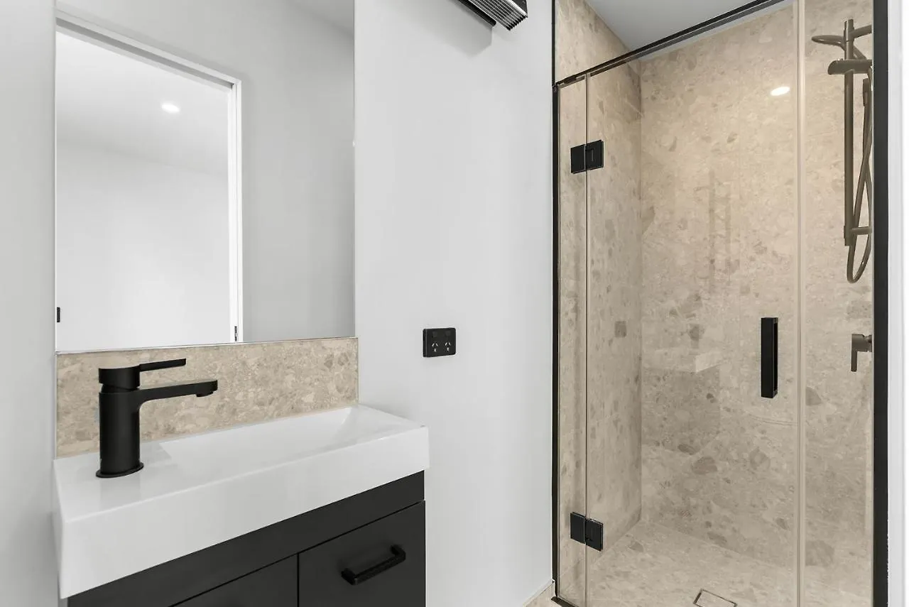 Cbd Contemporary Comfort Townhouse 2 Bed 2Bath Christchurch 0*,