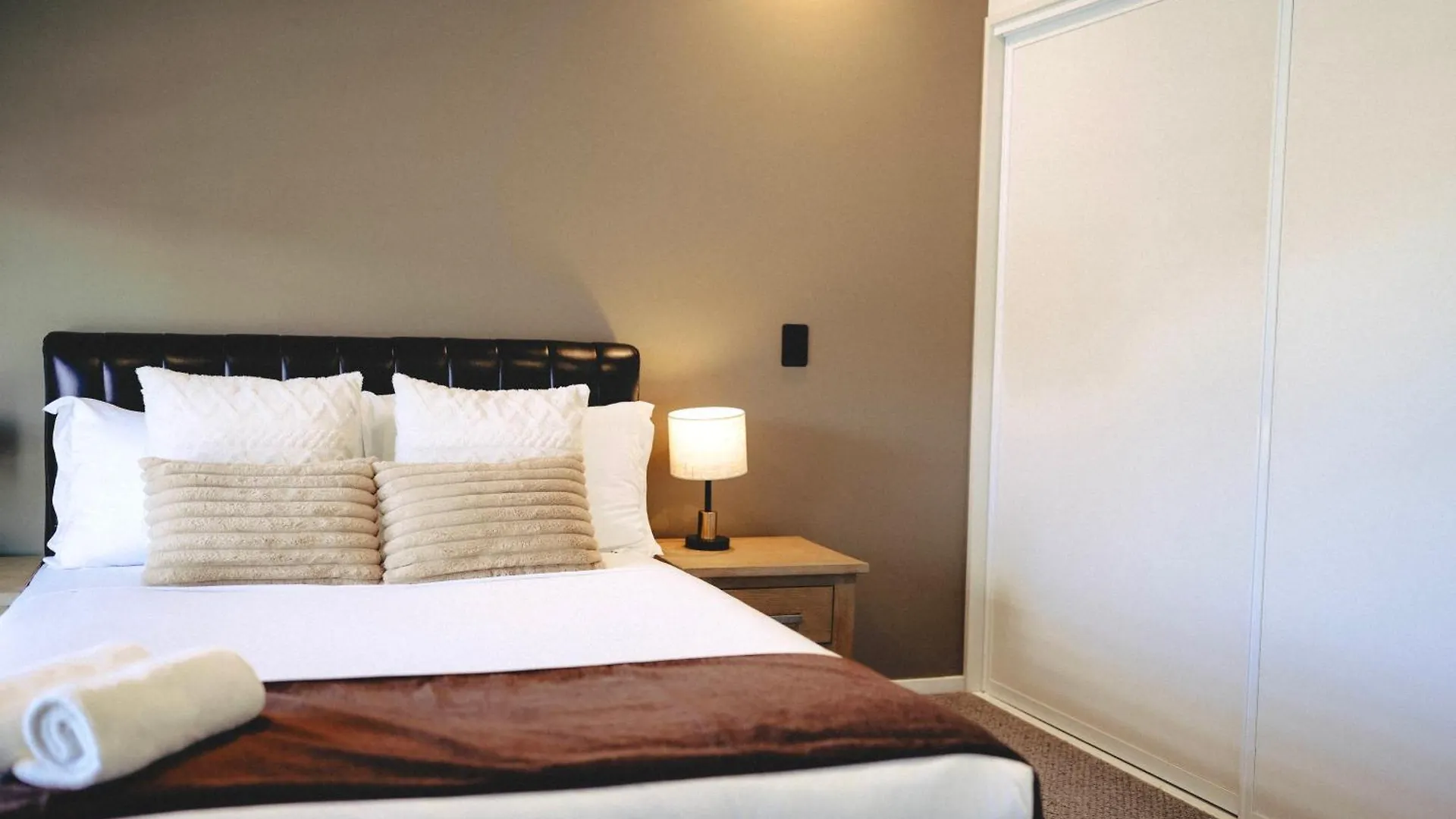Apartment Cbd Contemporary Comfort Townhouse 2 Bed 2Bath Christchurch