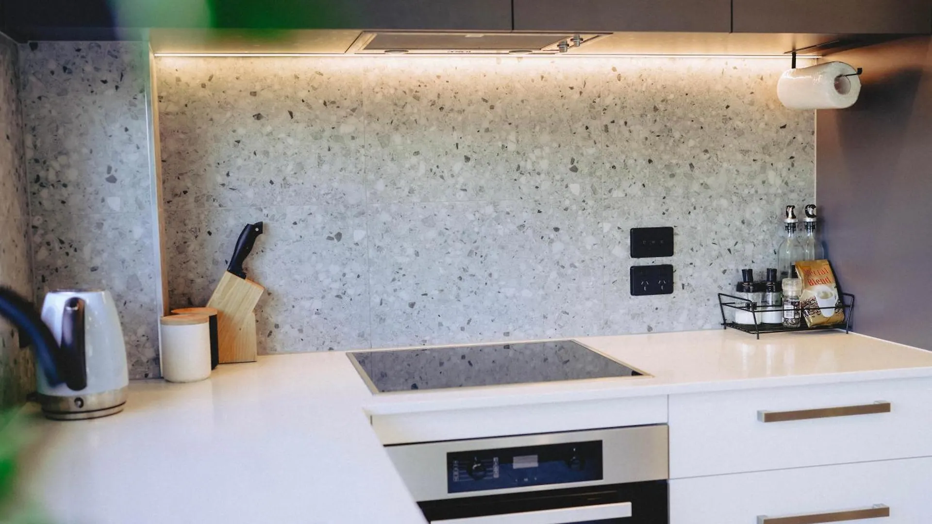 Cbd Contemporary Comfort Townhouse 2 Bed 2Bath Christchurch Apartment